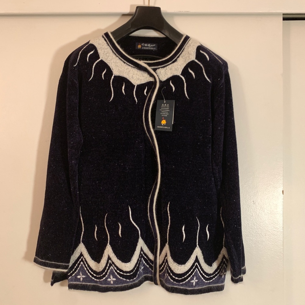 NWT elegant winter holiday sweater